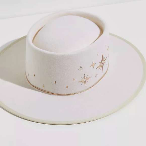 Free People Accessories - Free people starlet hat one size Diana dawn hand stitched 💫